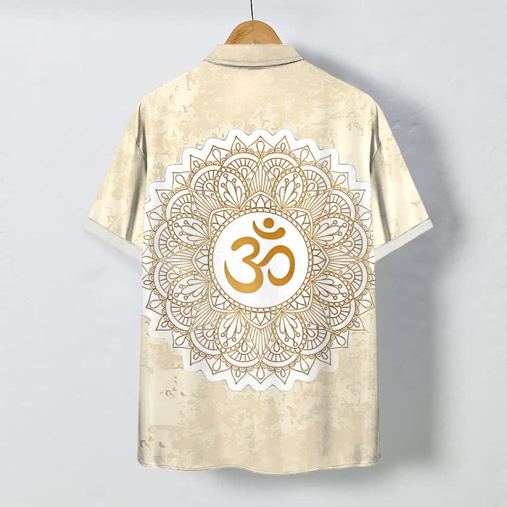 Buddha Stones Atmungsaktives Herren-Kurzarmhemd mit Om-Mandala-Muster und Knöpfen - image 1