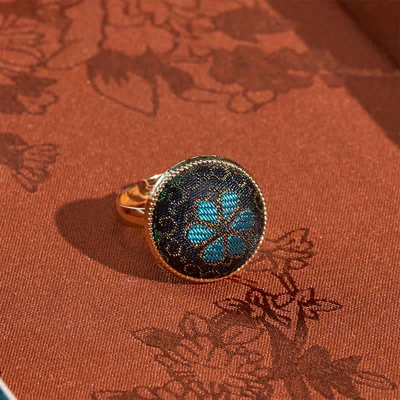 Buddha Stones Handgefertigter, verstellbarer Ring aus Brokat mit Blumenmuster. - image 1