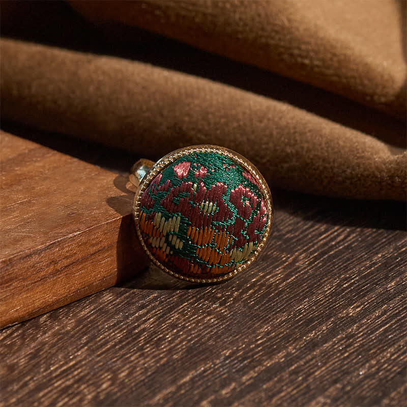 Buddha Stones Runder Ring „Song Brocade“ mit Stickerei und eleganter Ausstrahlung - image 2
