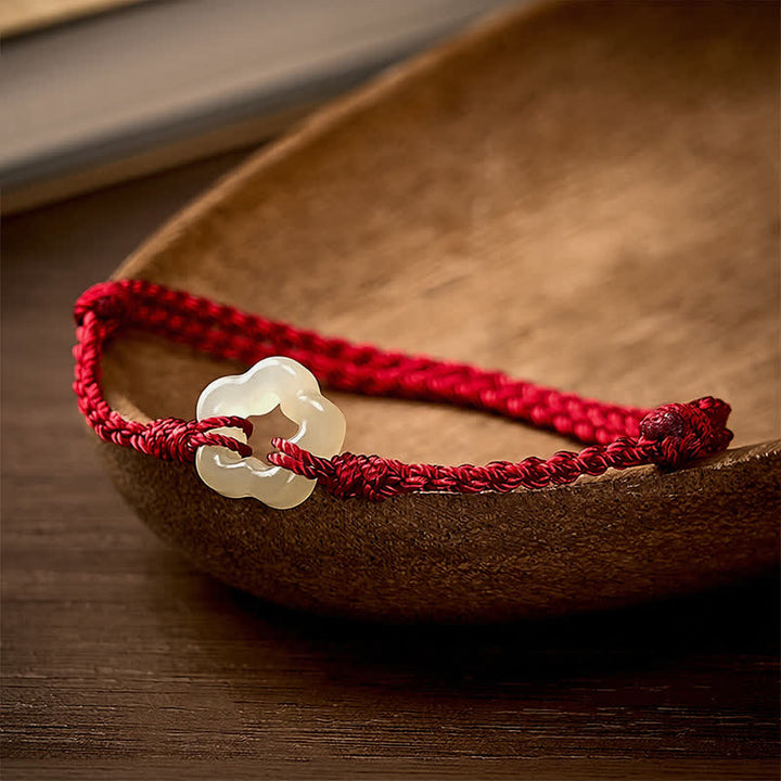 Buddha Stones Armband aus rotem Band mit Hetian-Jade-Anhänger (Pflaumenblüte) für Glück - image 2