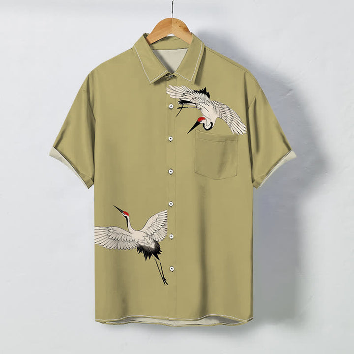 Buddha Stones Atmungsaktives Herren-Kurzarmhemd mit Kranichmuster und Knöpfen - Dunkelkhaki - US/ UK/AU48, EU58 (4XL) - image 3
