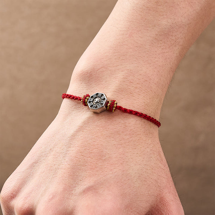 Buddha Stones Handgewebtes, verstellbares Armband aus roter Schnur mit Bagua-Schutzmotiv - image 7