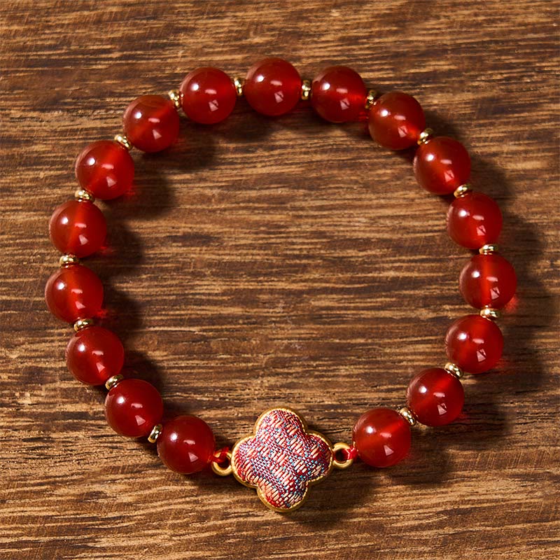 Buddha Stones Armband aus rotem Achat, Brokat und vierblättrigem Kleeblatt mit Segensanhänger - image 1