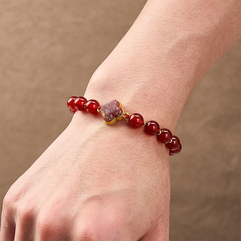 Buddha Stones Armband aus rotem Achat, Brokat und vierblättrigem Kleeblatt mit Segensanhänger - image 5