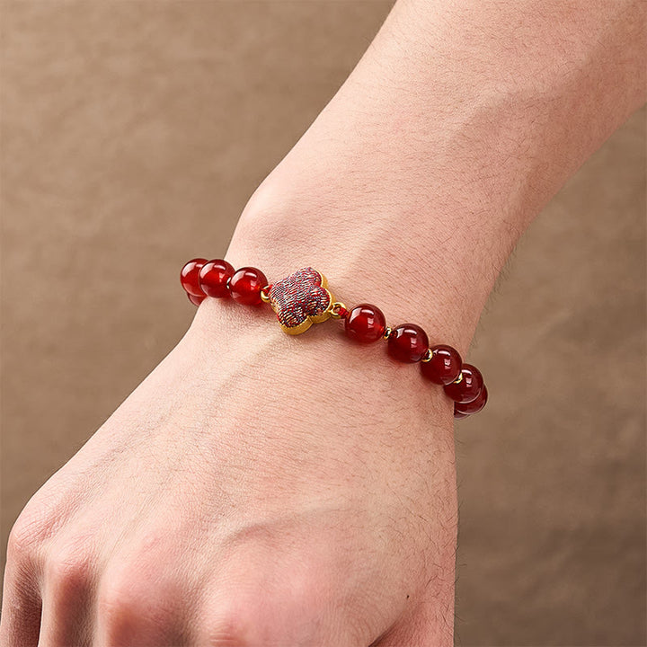 Buddha Stones Armband aus rotem Achat, Brokat und vierblättrigem Kleeblatt mit Segensanhänger - image 5