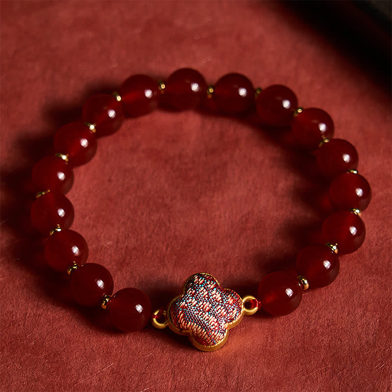 Buddha Stones Armband aus rotem Achat, Brokat und vierblättrigem Kleeblatt mit Segensanhänger - image 2