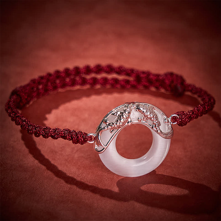 Buddha Stones Armband aus weißem Jade-Koi-Fisch und rotem Faden - image 1