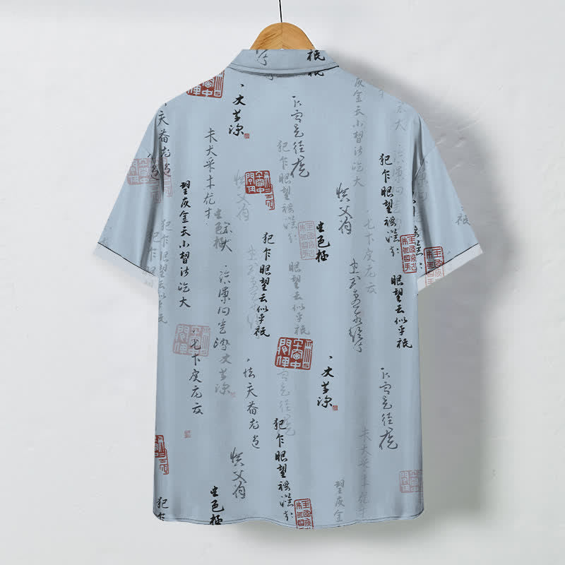 Buddha Stones Atmungsaktives Herren-Kurzarmhemd mit Knöpfen und rotem Siegelmuster in chinesischer Kalligrafie - image 1