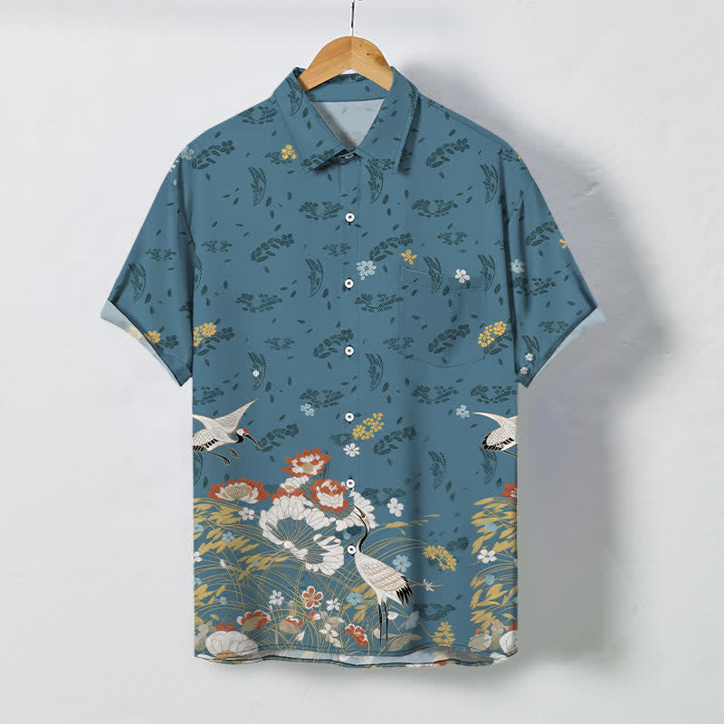 Buddha Stones Atmungsaktives Herren-Kurzarmhemd mit Kranichmuster und Blumenmuster. - SteelBlue - US/ UK/AU48, EU58 (4XL) - image 0