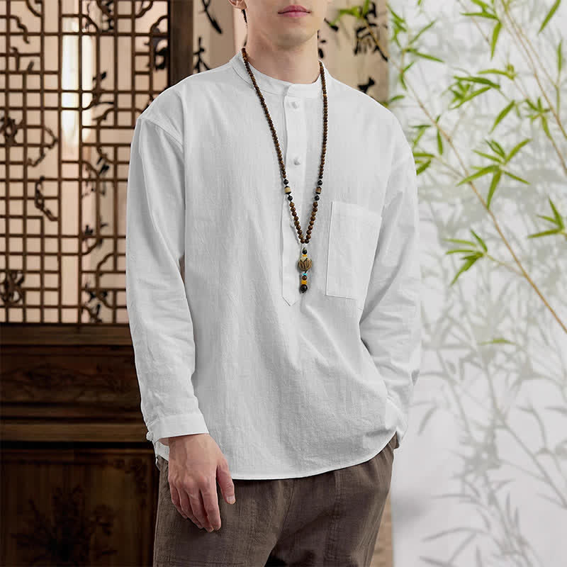 Buddha Stones Minimalistisches Herrenhemd im Spring Tang Style mit Stehkragen, langen Ärmeln und aufgesetzter Tasche. Aus Leinen-Baumwolle gefertigt. - image 18