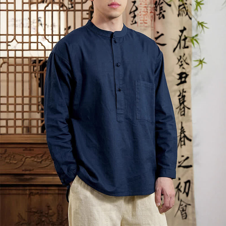 Buddha Stones Minimalistisches Herrenhemd im Spring Tang Style mit Stehkragen, langen Ärmeln und aufgesetzter Tasche. Aus Leinen-Baumwolle gefertigt. - Marine - US/ UK/AU46, EU56 (5XL) - image 0