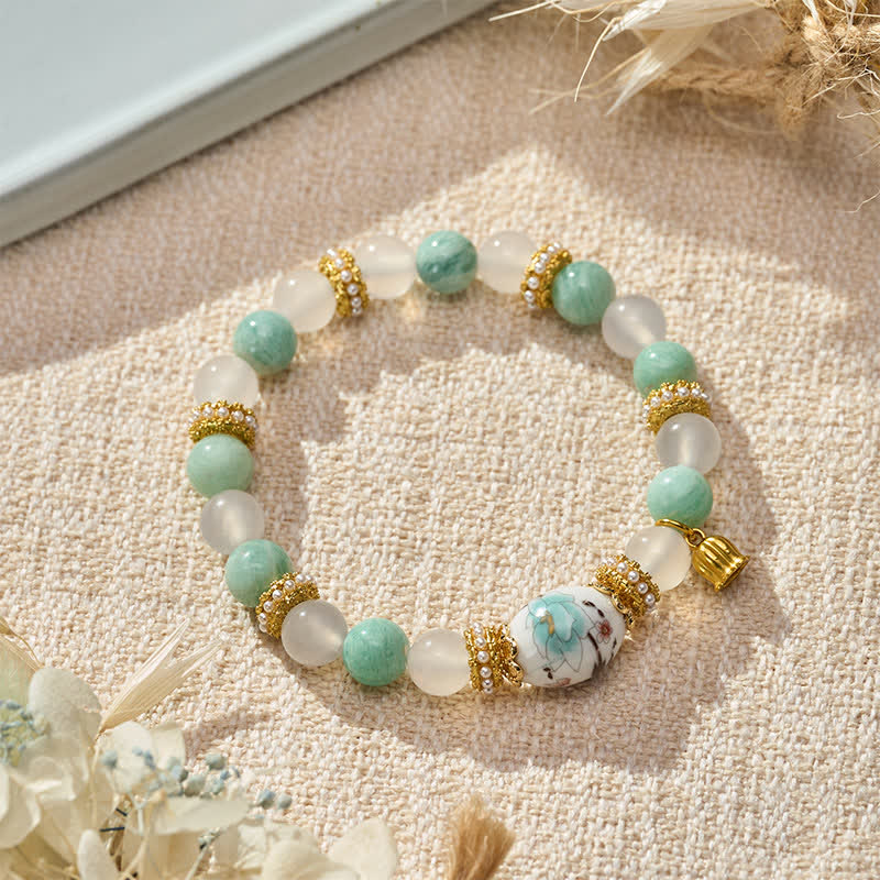 Buddha Stones Armband mit Anhänger aus weißer Achat-Amazonit-Keramikperle in Fassform und Blumenform, Armband mit runder Perle - Weißer Amazonit-Achat (Handgelenkumfang: 15–16 cm) - image 0