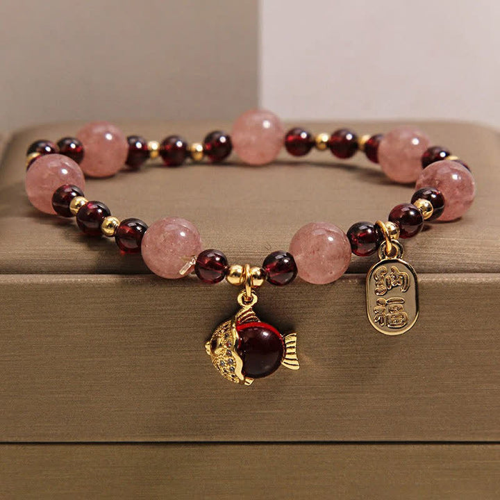 Buddha Stones Erdbeerquarz-Granat-Koi-Fisch-Fu-Charakter-Heilarmband - Koi-Karpfen (Erfolg ♥ Entschlossenheit) - image 0