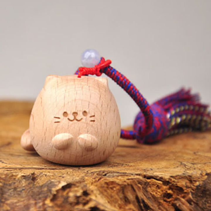 Buddha Stones Handgeschnitzte Schlüsselanhänger aus hellem Holz mit Glückskatzenquaste und Erdungsmotiv - image 4