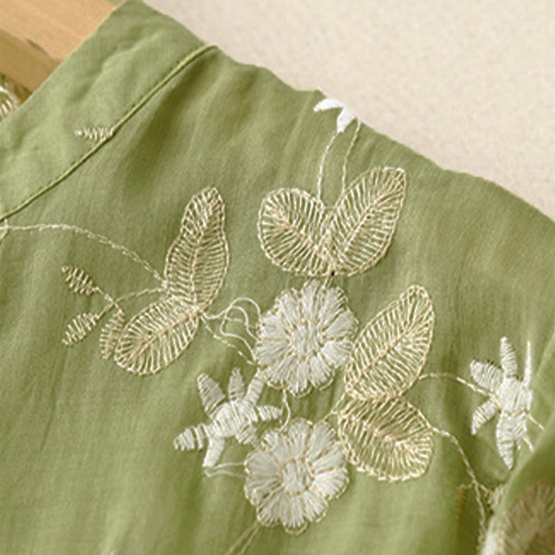 Lässiges Damen-Shirt mit Buddha Stones -Stickerei und Blütenblättern, Rundhalsausschnitt und halben Ärmeln - image 14