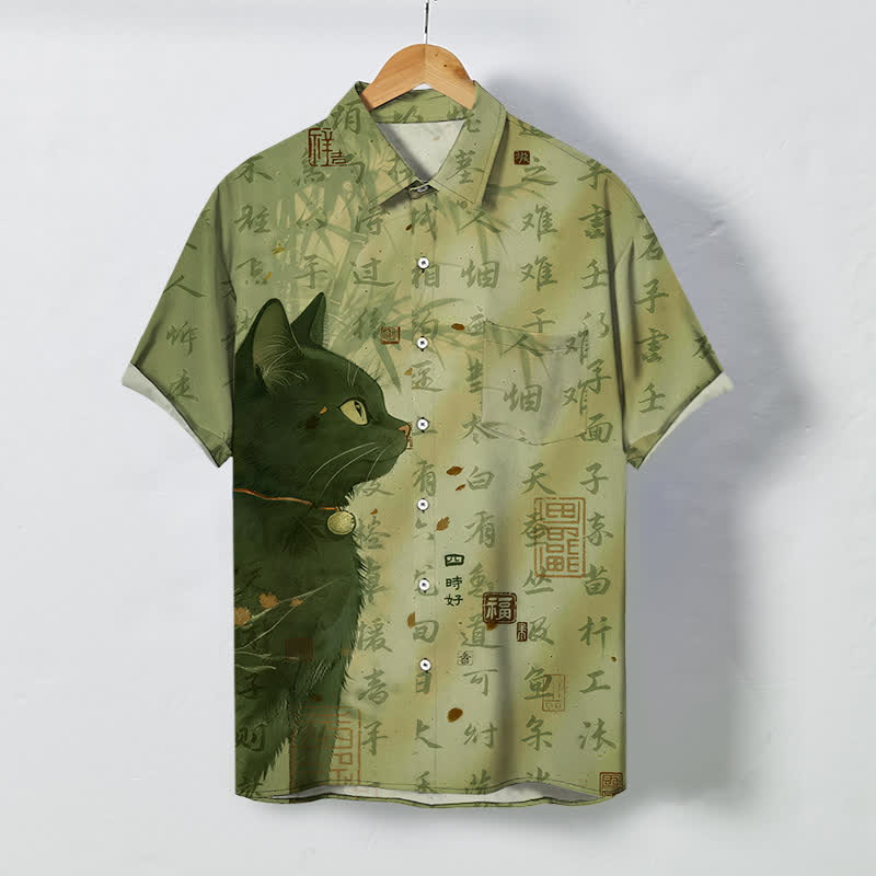 Buddha Stones Atmungsaktives Herren-Kurzarmhemd mit schwarzem Katzen-Kalligrafie-Siegelmuster und Knöpfen - Dunkelkhaki - US/ UK/AU48, EU58 (4XL) - image 5