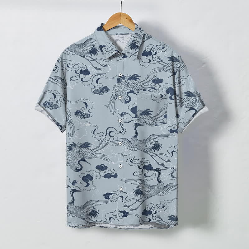 Buddha Stones Atmungsaktives Herren-Kurzarmhemd mit Kranich-, Wolken- und Wellenmuster und Knöpfen - Hellstahlblau - US/ UK/AU48, EU58 (4XL) - image 0