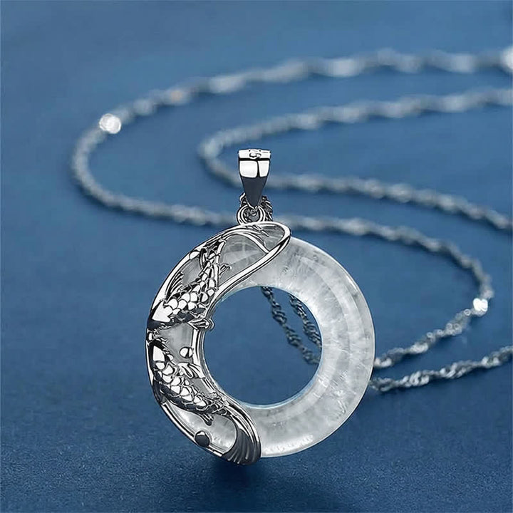 Buddha Stones Halskette mit Anhänger in Form eines Koi-Fisches aus klarem Quarz und kreisförmiger Friedensschnalle - Bergkristall (Schutz ♥ Heilung) - image 0