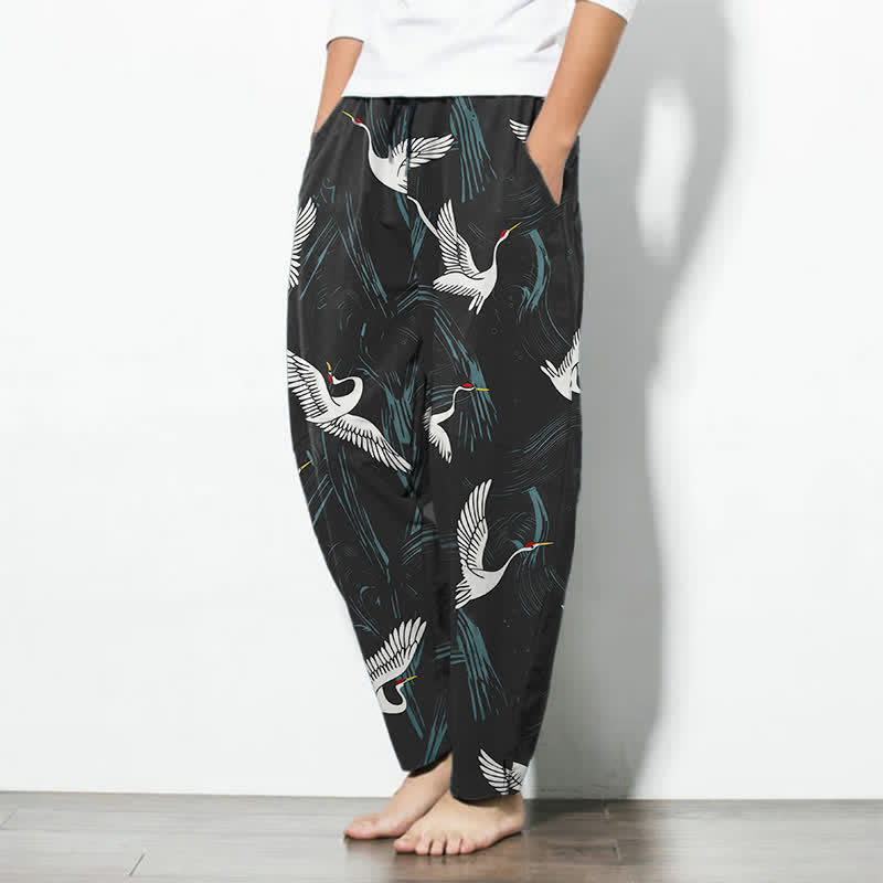 Buddha Stones Herrenhose aus reiner Baumwolle mit schwarz-weißem Kranichmuster, Kordelzug, schmal zulaufendem Schnitt und Taschen - image 1