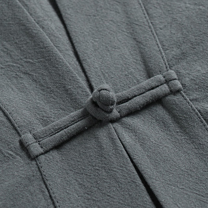 Buddha Stones 2-teiliges Sommer-Meditations-Set im Tang-Stil: Ärmelloses Hemd und Hose aus Leinen mit V-Ausschnitt, Froschknopfleiste und Taschen, mit V-Ausschnitt. - image 9