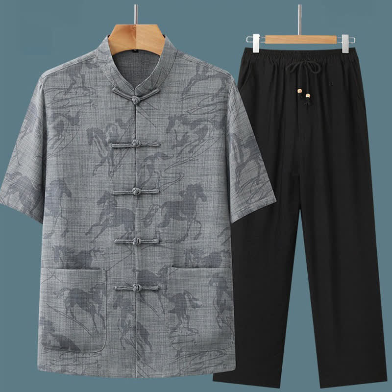 Buddha Stones 2-teiliges Sommer-Set im Tang-Stil: Lässiges Herren-Meditations-Set mit Froschknopfleiste, Stehkragen, Pferdeprint, Kurzarmhemd und Hose mit Taschen - image 5