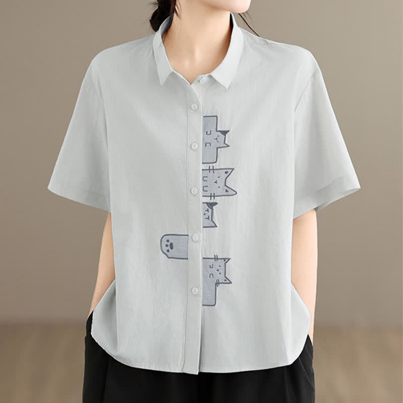 Buddha Stones Lässiges, minimalistisches Kurzarmhemd für Damen mit Katzenstickerei und Knopfleiste - image 17