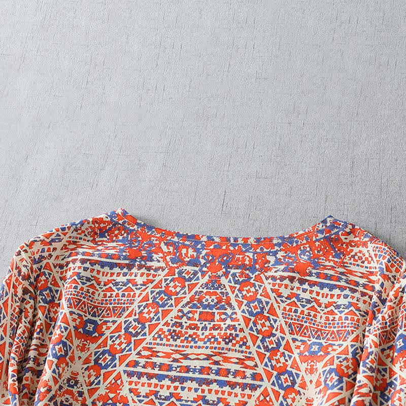 Buddha Stones Sommerliches Boho-Vintage-T-Shirt mit V-Ausschnitt, rot, geometrischem Muster und langen Ärmeln für Damen - image 3