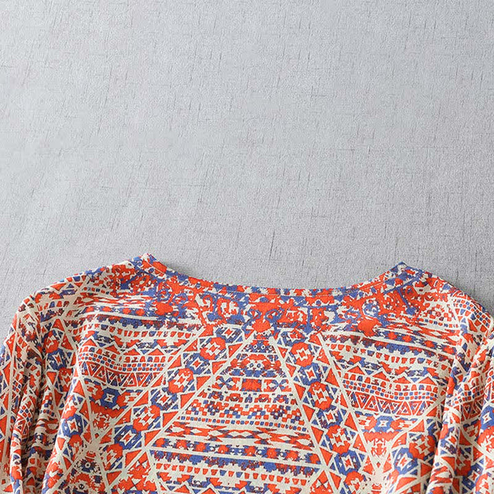Buddha Stones Sommerliches Boho-Vintage-T-Shirt mit V-Ausschnitt, rot, geometrischem Muster und langen Ärmeln für Damen - image 3