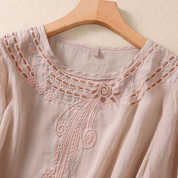 Buddha Stones ​​– Künstlerisches, schlichtes, floral besticktes Design – Damen-T-Shirt mit Rundhalsausschnitt und Puffärmeln (halbe Ärmel) - image 6