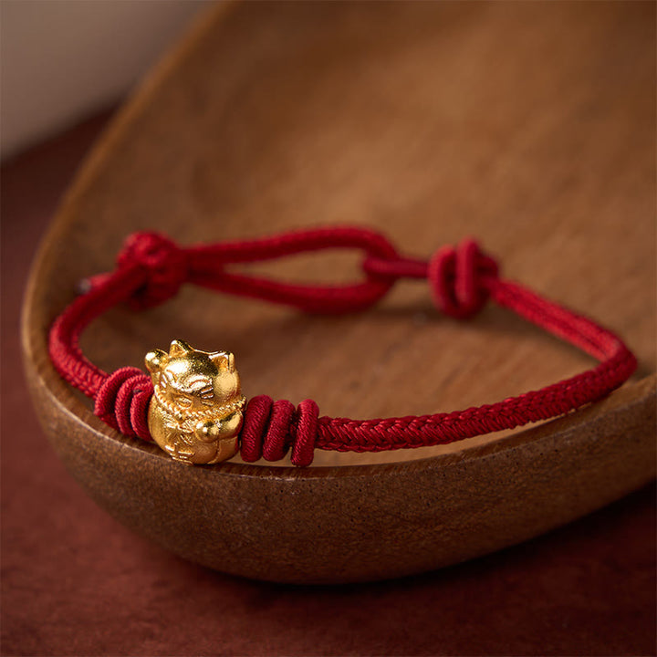 Buddha Stones Handgewebtes, verstellbares Armband aus rotem Kupfergarn mit Glückskatzen-Motiv - image 1