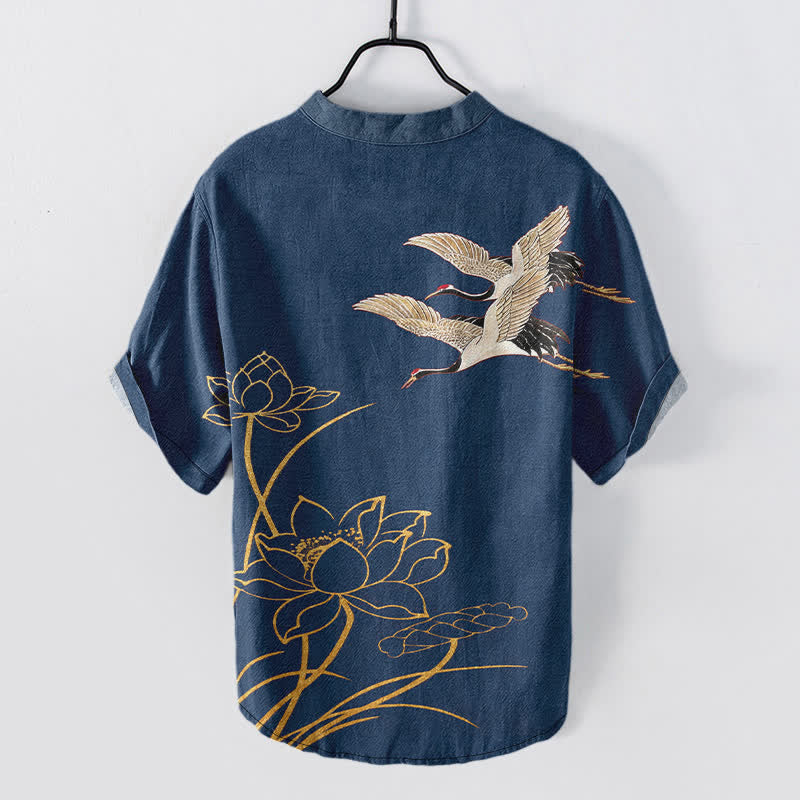 Buddha Stones Herrenhemd aus Baumwolle mit Kranich- und goldenem Lotusmuster, Kurzarm, halbe Knopfleiste - image 1