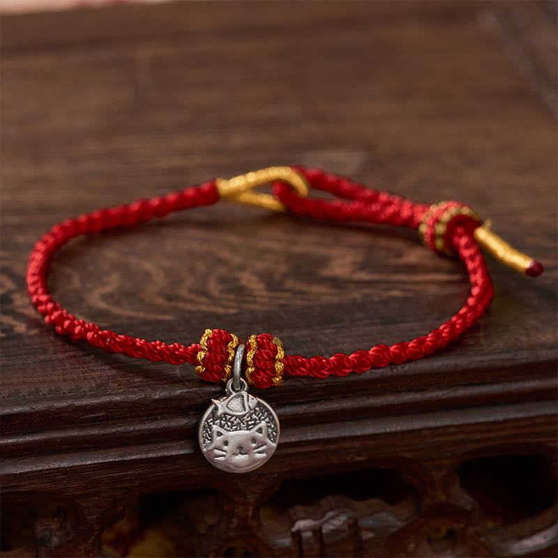 Buddha Stones Runder Anhänger aus 925er Sterlingsilber mit Kätzchen, das einen Fisch frisst, und passendes Armband aus geflochtenem Band (rot/schwarz) – ein Symbol für Wohlstand. - Dunkelrot (Handgelenkumfang 14–18 cm) - image 10