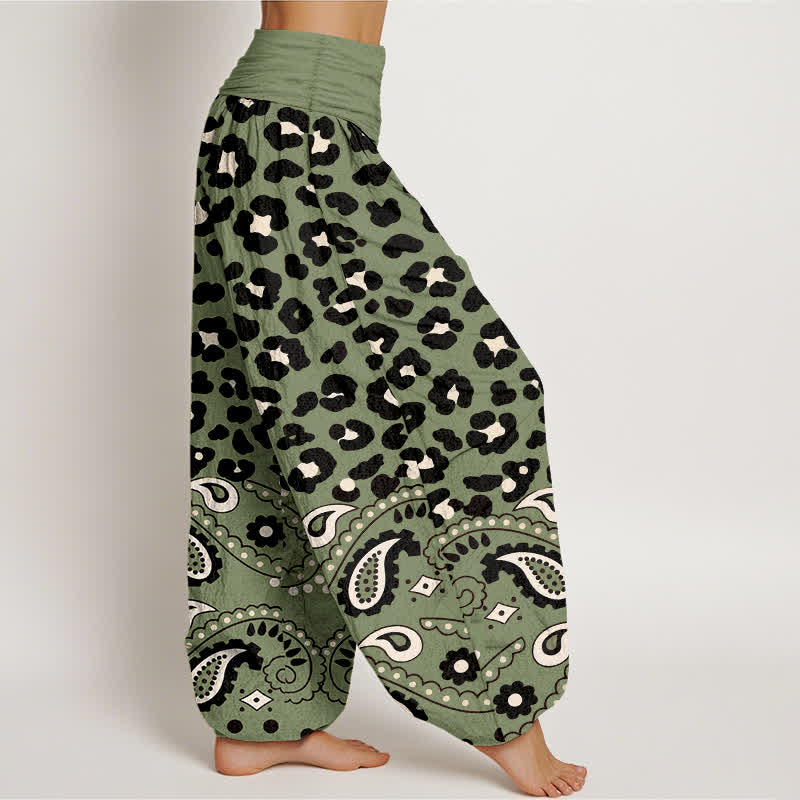 Buddha Stones Damen-Haremshose aus Baumwolle mit olivgrünem Leoparden-Paisley-Muster und elastischem Bund - image 1