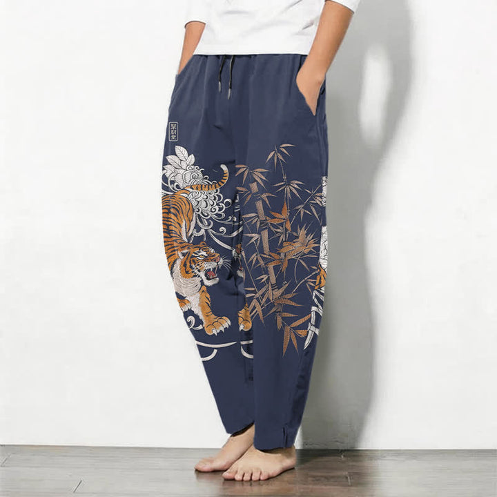 Buddha Stones Reine Baumwolle, Herrenhose mit Kordelzug, schmal zulaufendem Schnitt und Taschen, Muster „Brüllender Tiger“, Bambusmotiv, Tigermotiv, Kordelzug - image 8