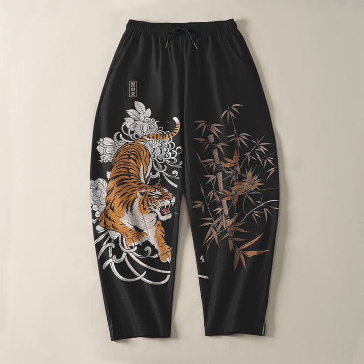 Buddha Stones Reine Baumwolle, Herrenhose mit Kordelzug, schmal zulaufendem Schnitt und Taschen, Muster „Brüllender Tiger“, Bambusmotiv, Tigermotiv, Kordelzug - image 13
