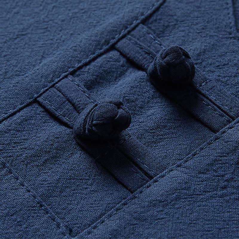 Buddha Stones 2-teiliges Sommer-Set im Tang-Stil: Lässiges Herren-Meditations-Set mit Taschen, Kurzarmhemd und Hose aus Baumwoll-Leinen-Mischgewebe mit Froschknöpfen und Bambusprint. - image 9
