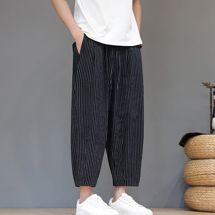 Buddha Stones Lässige, minimalistische Caprihose aus Baumwoll-Leinen-Mischgewebe mit Kordelzug und Streifenmuster, schmal zulaufende Herrenhose mit Tasche - image 10