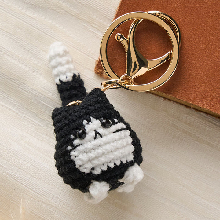 Buddha Stones Handgefertigte, gehäkelte, niedliche Katzen-Taschenanhänger, weiche Schlüsselanhänger - Schwarz-weiße Katze - image 9