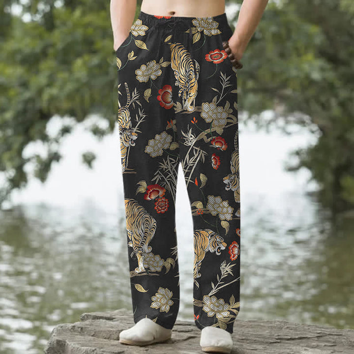 Buddha Stones Herrenhose aus Baumwolle mit Tiger-, Blumen- und Bambusmuster, schmal zulaufend und mit Taschen - Schwarz - US/ UK/AU50, EU60 (5XL) - image 0