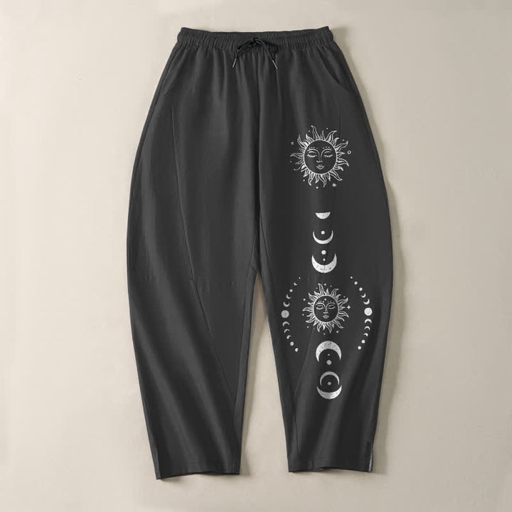 Buddha Stones Herrenhose aus reiner Baumwolle mit Sonnen- und Mondphasenmuster, Kordelzug, schmal zulaufendem Schnitt und Taschen - image 2