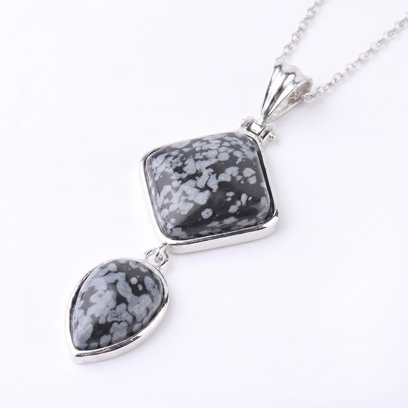 Buddha Stones Halskette mit Opal-Doppelanhänger aus Naturstein - Schneeflockenobsidian - image 24