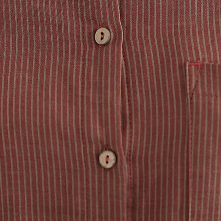 Buddha Stones Lässiges, sommerliches Langarmshirt im Tang-Stil mit Stehkragen, Streifen und aufgesetzter Tasche. - image 17