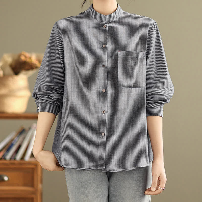 Buddha Stones Lässiges, sommerliches Langarmshirt im Tang-Stil mit Stehkragen, Streifen und aufgesetzter Tasche. - image 2