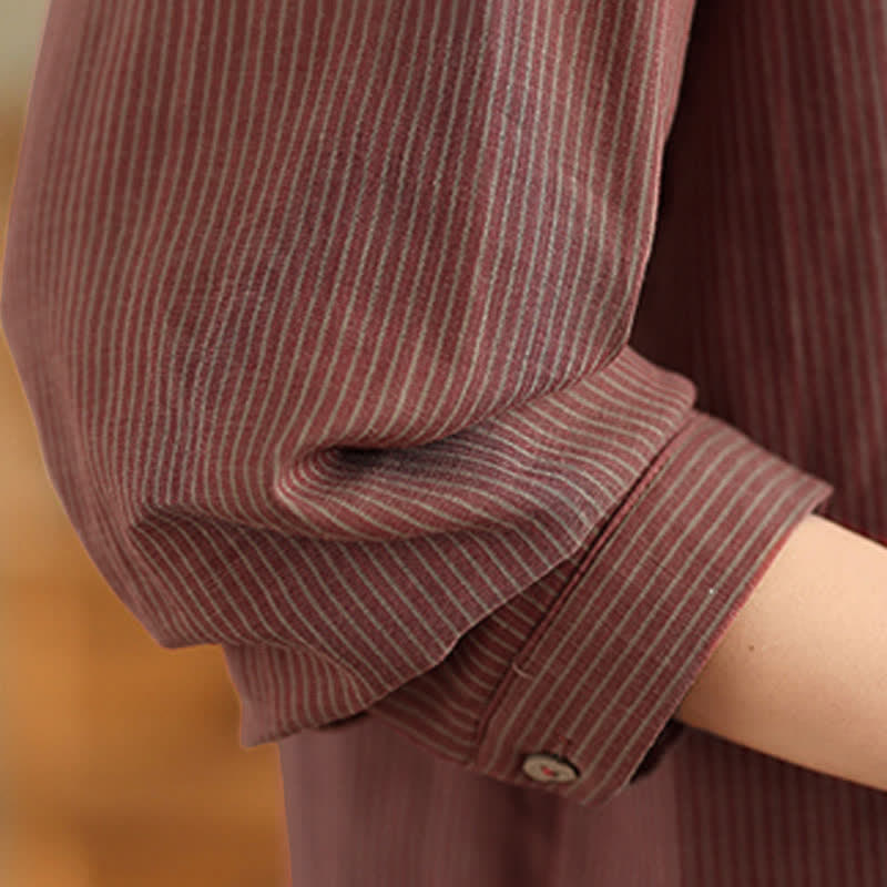 Buddha Stones Lässiges, sommerliches Langarmshirt im Tang-Stil mit Stehkragen, Streifen und aufgesetzter Tasche. - image 18