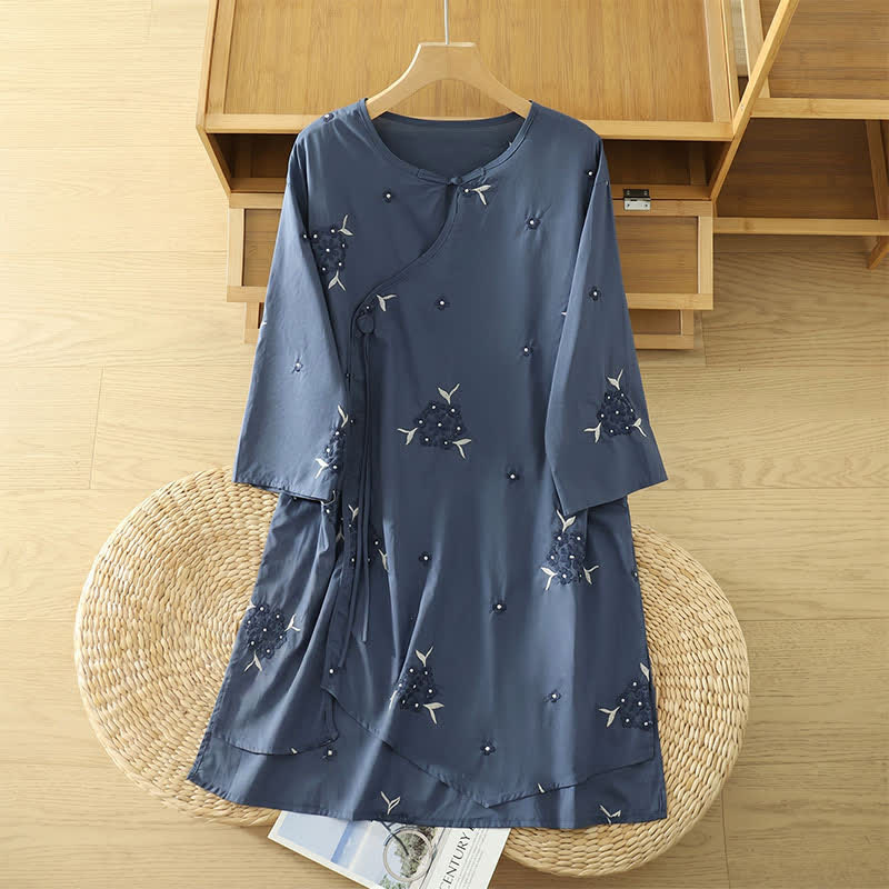 Buddha Stones Sommerliches, lässiges Damenkleid mit Blumenstickerei, Rundhalsausschnitt, Dreiviertelärmeln und Taschen - SteelBlue - US14, UK/AU18, EU46 (2XL) - image 0