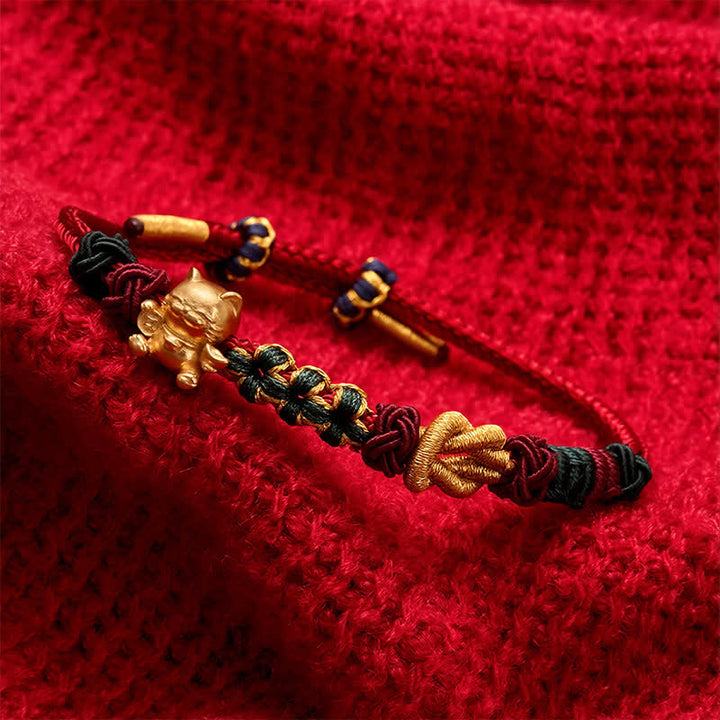 Buddha Stones Handgewebtes rotes Armband mit Glückskatzenmotiv - image 9