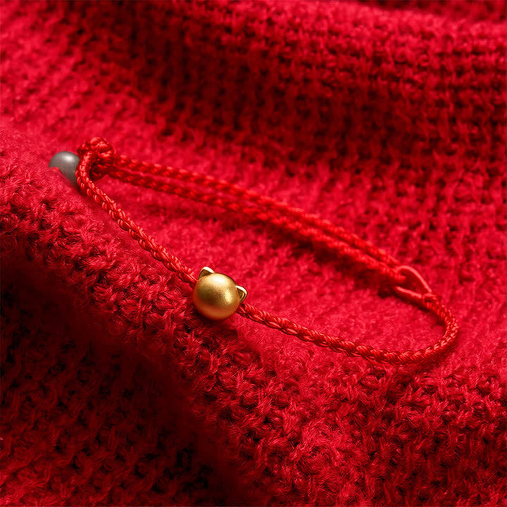 Buddha Stones Armband mit Katzenkopf aus Kupfer, Jade und roter Schnurverbindung - image 3