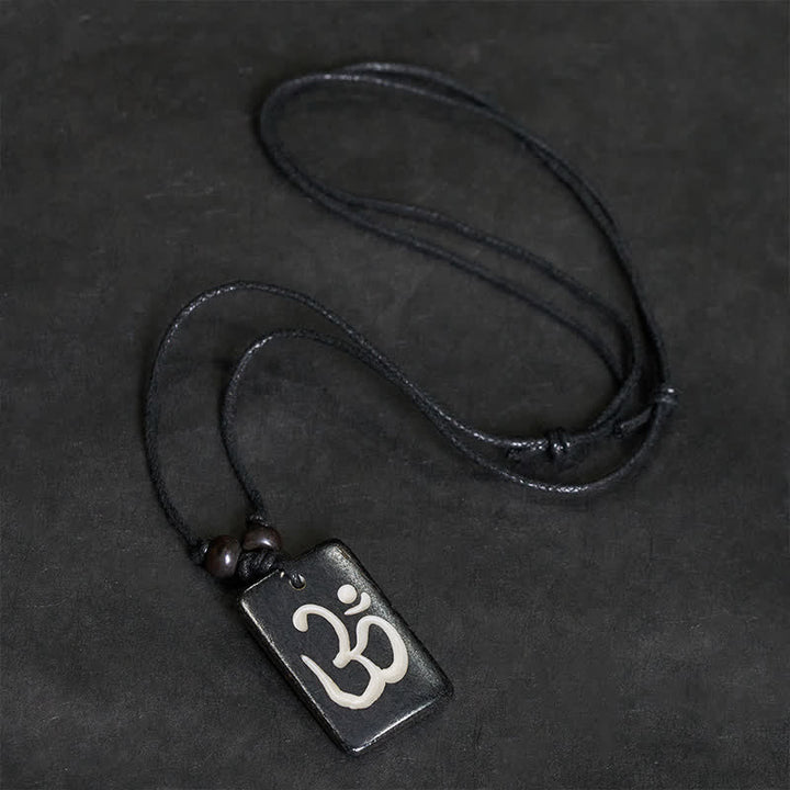 Buddha Stones Handgeschnitzte Halskette mit OM-Anhänger aus Knochenperle, tibetische Achtsamkeitsmeditation - image 1