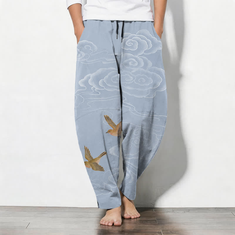 Buddha Stones Herrenhose aus reiner Baumwolle mit Kordelzug, schmal zulaufendem Bein und Taschen, verziert mit dem glückverheißenden Wolkenvogelmuster. - Hellblau - US/ UK/AU50, EU60 (5XL) - image 7