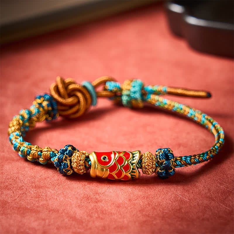 Buddha Stones Handgewebtes Armband aus grünem, blauem und gelbem Seil mit Mandala-Pfirsichblütenknoten und Glücksbringer-Koi-Karpfen - Grün (Handgelenkumfang: 15–21 cm) - image 0
